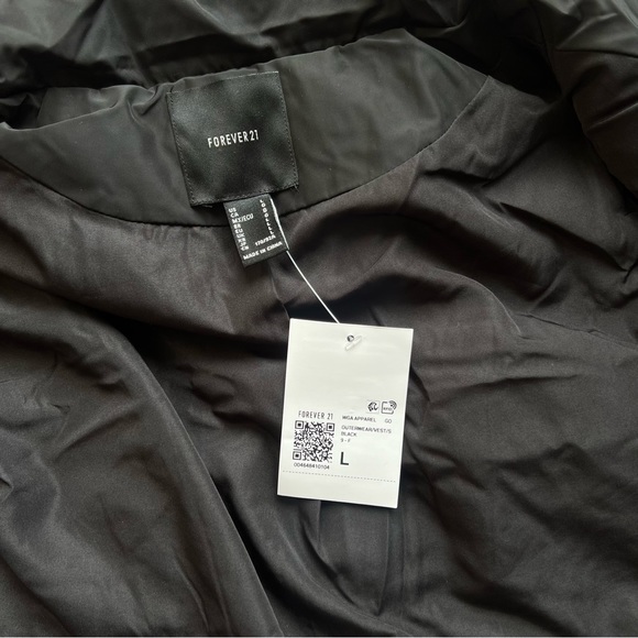 Black Puffer Zip-Up Vest, Forever 21 - Picture 4 of 5